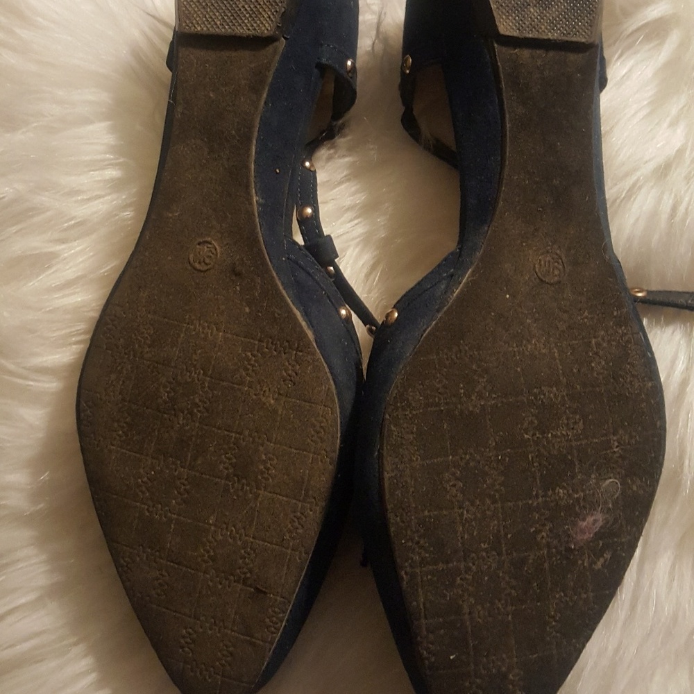 Flats - Picture 3 of 3